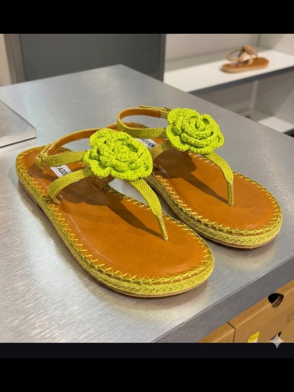Steve Madden Women's Crocheted Floral Lime Green T-Strap Sandals Size 9.5